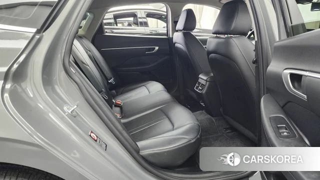 Hyundai Sonata Hybrid (DN8) 2022 Серебристо-серый из Кореи, фото 3