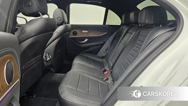 Mercedes-Benz E-Class W213 2022 Белый из Кореи, фото 3