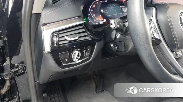 BMW 5 Series (G30) 2023 Черный из Кореи, фото 3