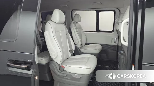 Hyundai Staria 2021 Черный из Кореи, фото 3