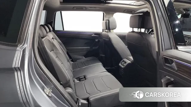 Volkswagen Tiguan Allspace 2023 Серый из Кореи, фото 3