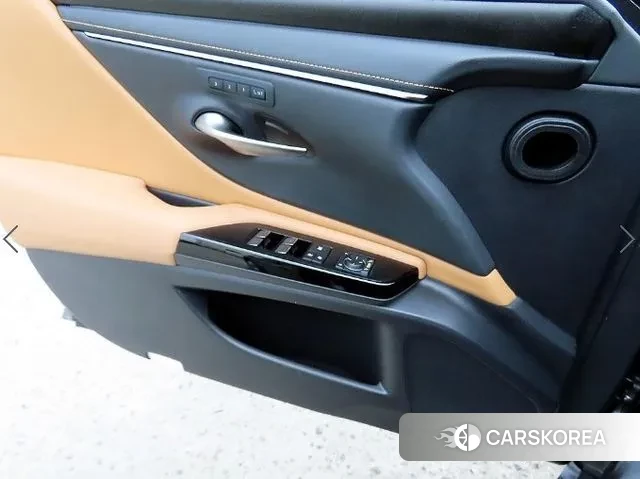 Lexus ES300h 7th generation 2022 Серый из Кореи, фото 3