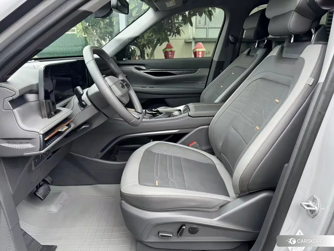 Ford Edge 2023 Silver/gray из Китая, фото 3