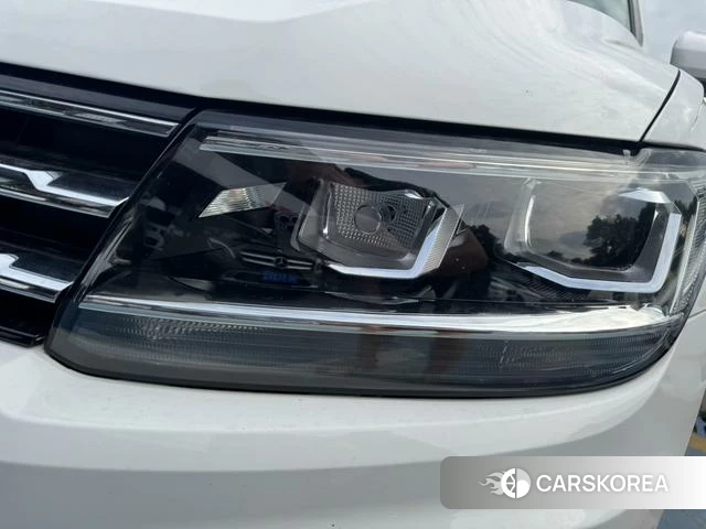 Volkswagen Tiguan L 2021 Белый из Китая, фото 3