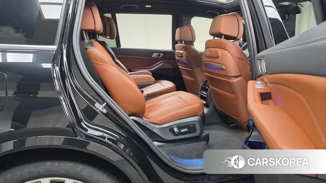 BMW X7 (G07) 2023 Черный из Кореи, фото 3