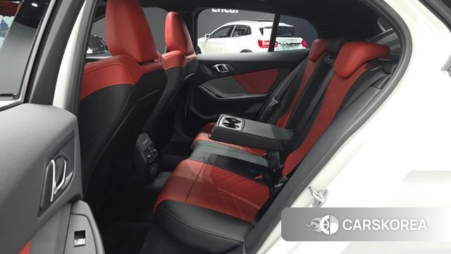 BMW 1 Series (F70) 2025 Белый из Кореи, фото 3