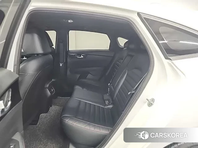 Kia The New K3 2nd generation 2021 Белый из Кореи, фото 3