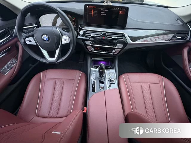BMW 5 series 2022 Черный из Китая, фото 3