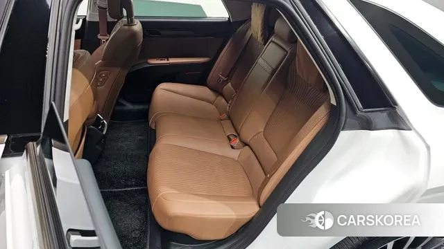 Hyundai Grandeur Hybrid (GN7) 2023 Белый из Кореи, фото 3