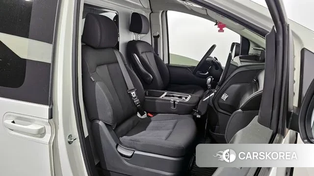 Hyundai Staria 2023 Белый из Кореи, фото 3