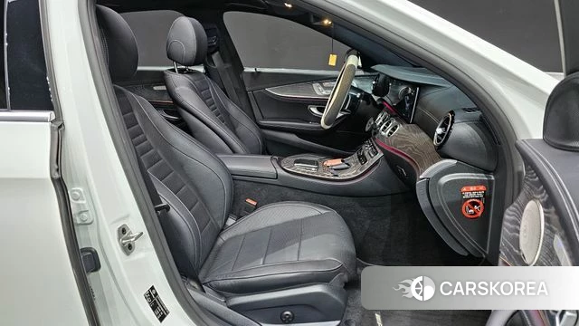 Mercedes-Benz E-Class W213 2022 Белый из Кореи, фото 3