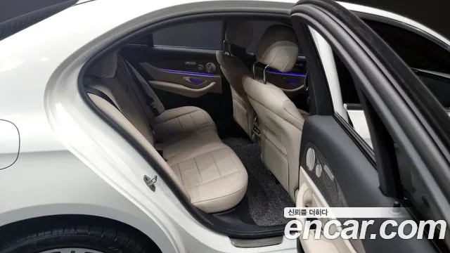 Mercedes-Benz E-Class W213 2023 Белый из Кореи, фото 3