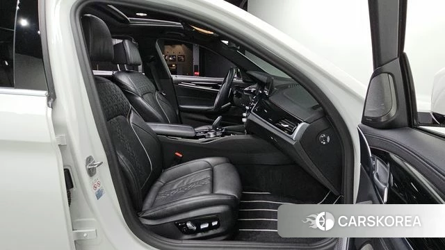 BMW 5 Series (G30) 2020 Белый из Кореи, фото 3