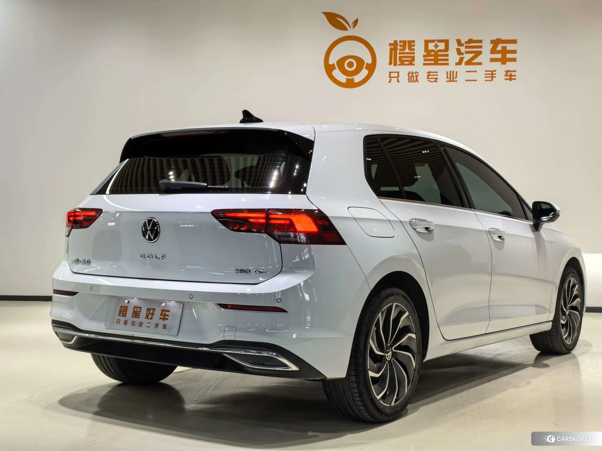 Volkswagen Golf 2022 Белый из Китая, фото 3