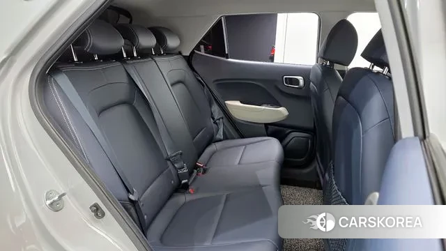 Hyundai Venue 2022 Серебристо-серый из Кореи, фото 3