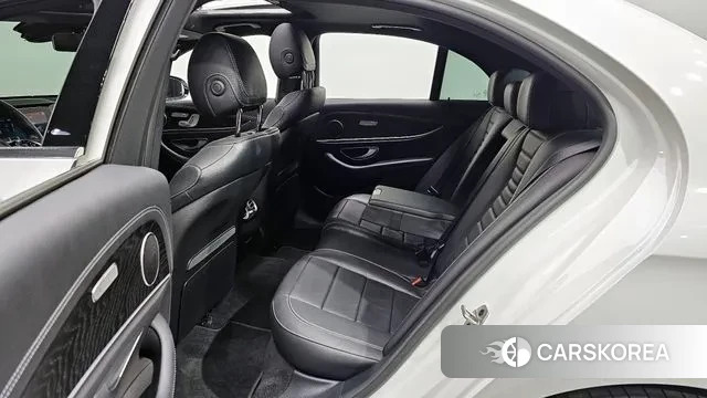 Mercedes-Benz E-Class W213 2022 Белый из Кореи, фото 3