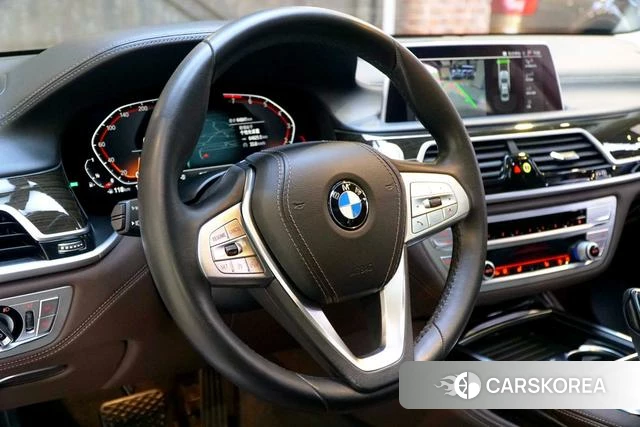 BMW 7 series 2022 Серебристо-серый из Китая, фото 3