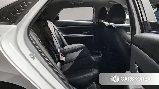 Hyundai The New Avante (CN7) 2023 Белый из Кореи, фото 3