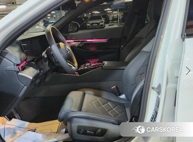 BMW 5 Series (G60) 2025 Белый из Кореи, фото 3