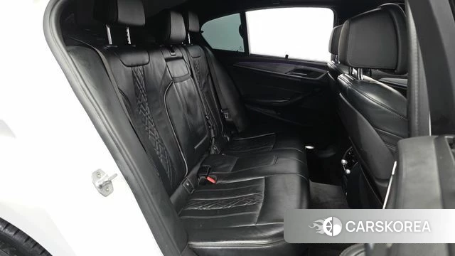 BMW 5 Series (G30) 2018 Белый из Кореи, фото 3