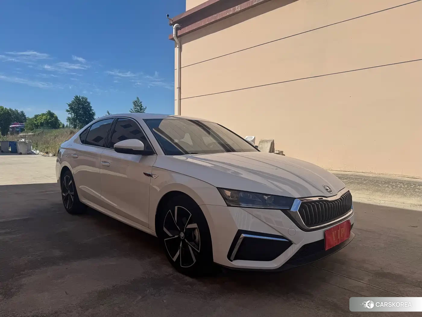 Skoda Octavia 2023 Белый из Китая, фото 3