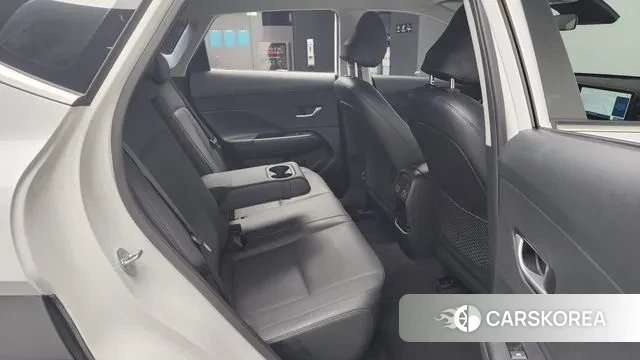 Hyundai Kona (SX2) 2023 Белый из Кореи, фото 3