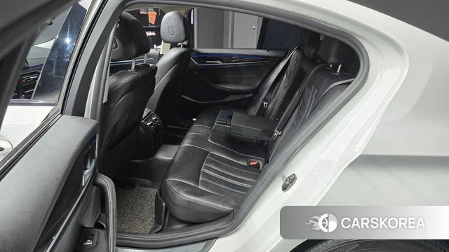 BMW 5 Series (G30) 2018 Белый из Кореи, фото 3