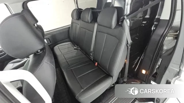 Hyundai Staria 2024 Серебряный из Кореи, фото 3