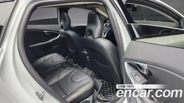 Volvo V40 Cross-Country 2018 Белый из Кореи, фото 3