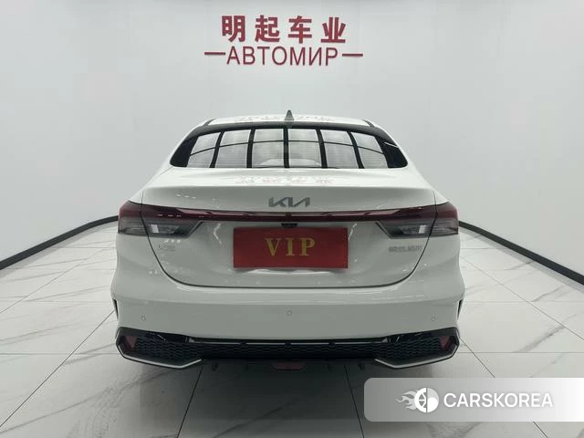 Kia K3 2023 Белый из Китая, фото 3