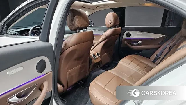 Mercedes-Benz E-Class W213 2018 Белый из Кореи, фото 3