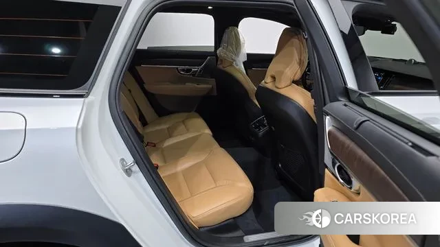 Volvo V90 Cross-Country 2023 Белый из Кореи, фото 3
