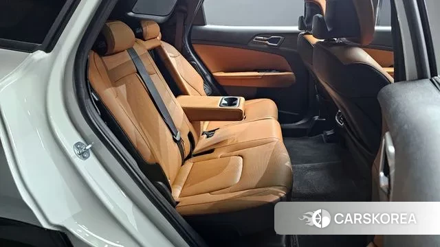 Kia Sportage 5th Generation 2023 Белый из Кореи, фото 3