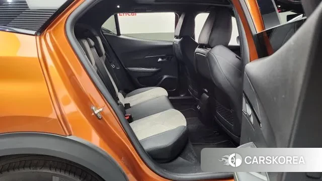 Peugeot e-2008 second generation 2021 Оранжевый из Кореи, фото 3