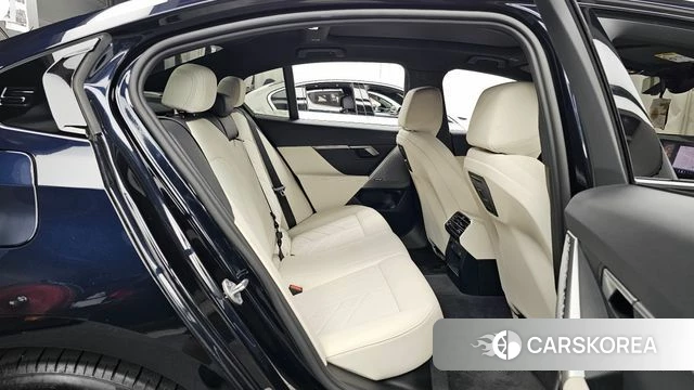 BMW 5 Series (G60) 2025 Синий из Кореи, фото 3