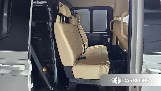 Hyundai Staria 2024 Белый из Кореи, фото 3