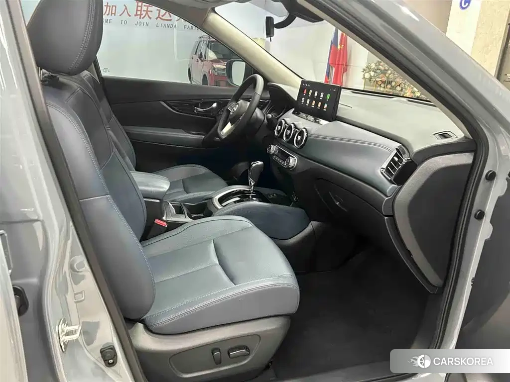 Nissan Qijun 2025 Silver/gray из Китая, фото 3