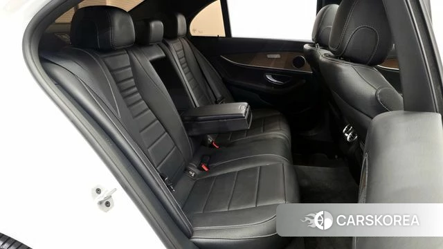 Mercedes-Benz E-Class W213 2021 Белый из Кореи, фото 3