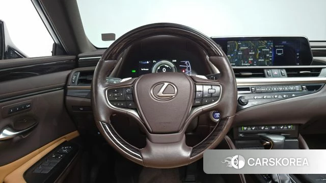 Lexus ES300h 7th generation 2018 Белый из Кореи, фото 3