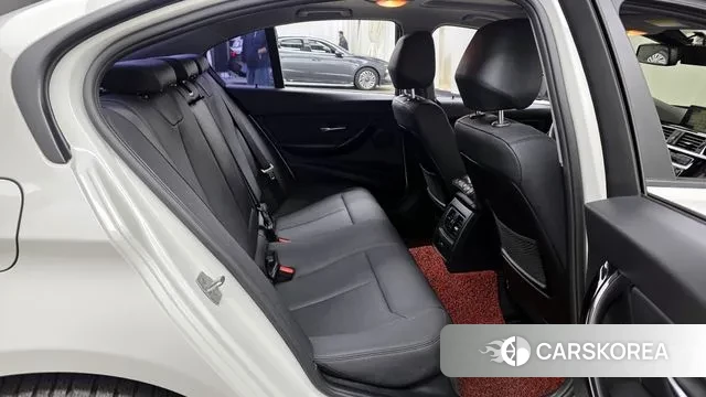 BMW 3 Series (F30) 2018 Белый из Кореи, фото 3