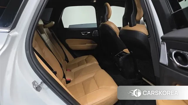 Volvo XC60 second Generation 2018 Белый из Кореи, фото 3