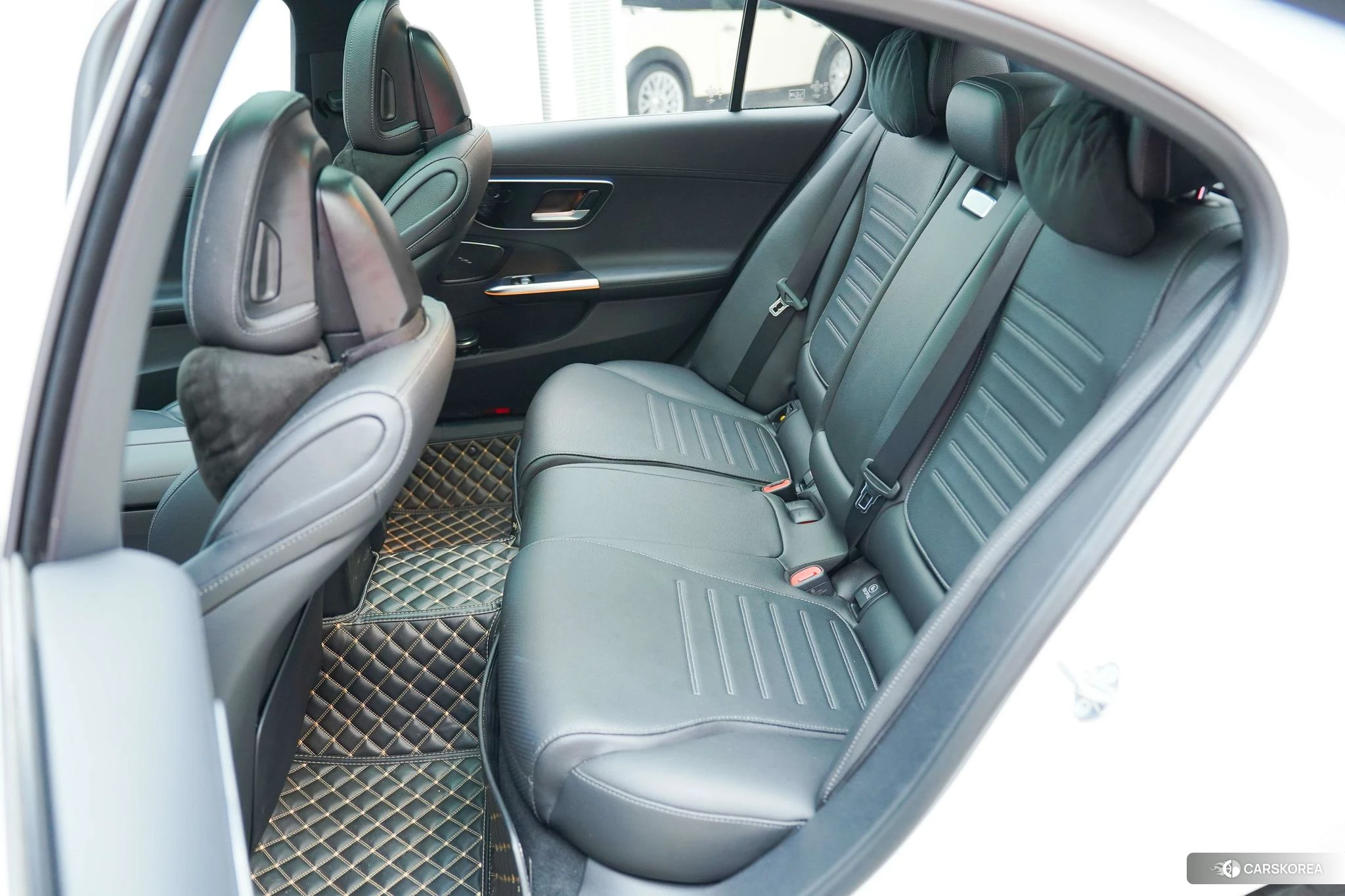 Mercedes-Benz Class C 2023 Белый из Китая, фото 3