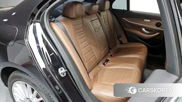 Mercedes-Benz E-Class W213 2021 Черный из Кореи, фото 3