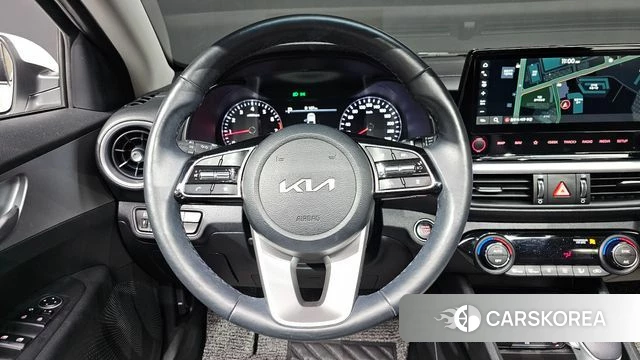 Kia The New K3 2nd generation 2022 Белый из Кореи, фото 3