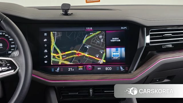 Volkswagen Touareg 3rd generation 2023 Белый из Кореи, фото 3