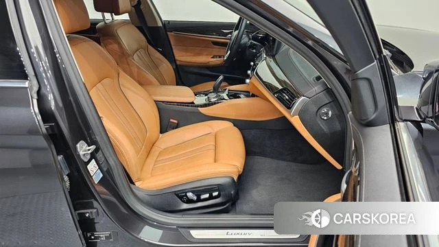 BMW 5 Series (G30) 2020 Серый из Кореи, фото 3