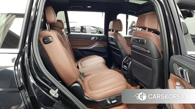 BMW X7 (G07) 2022 Черный из Кореи, фото 3