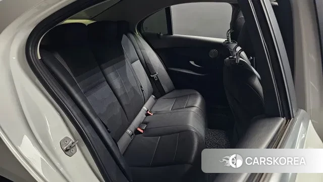 Mercedes-Benz C-Class W205 2018 Белый из Кореи, фото 3