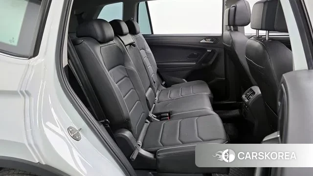 Volkswagen Tiguan Allspace 2022 Белый из Кореи, фото 3