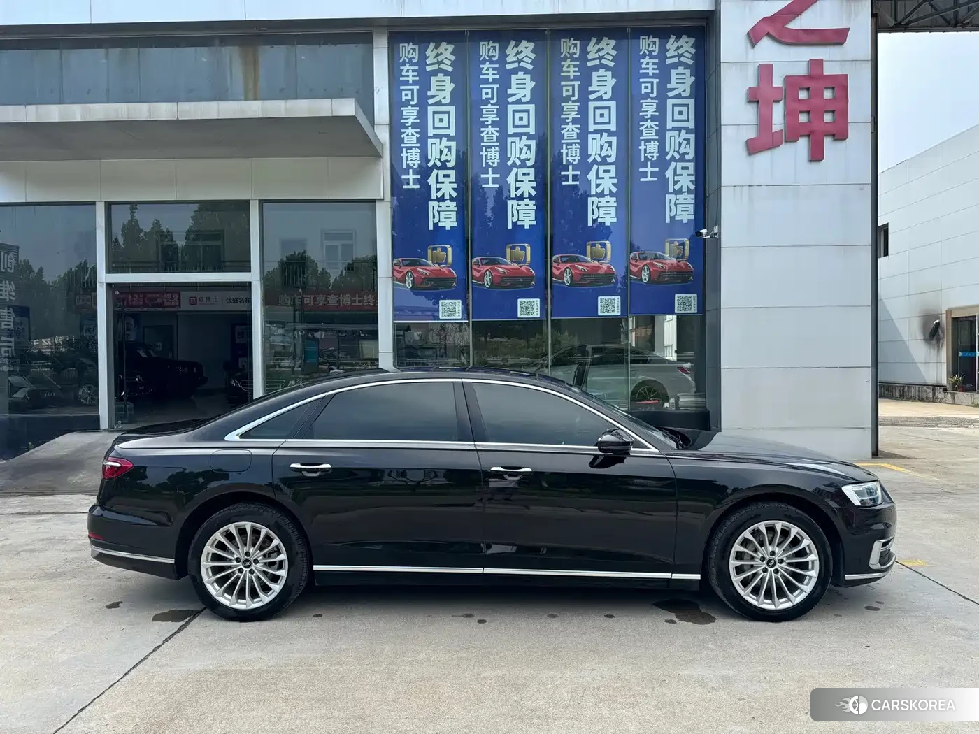 Audi A8 2022 Черный из Китая, фото 3